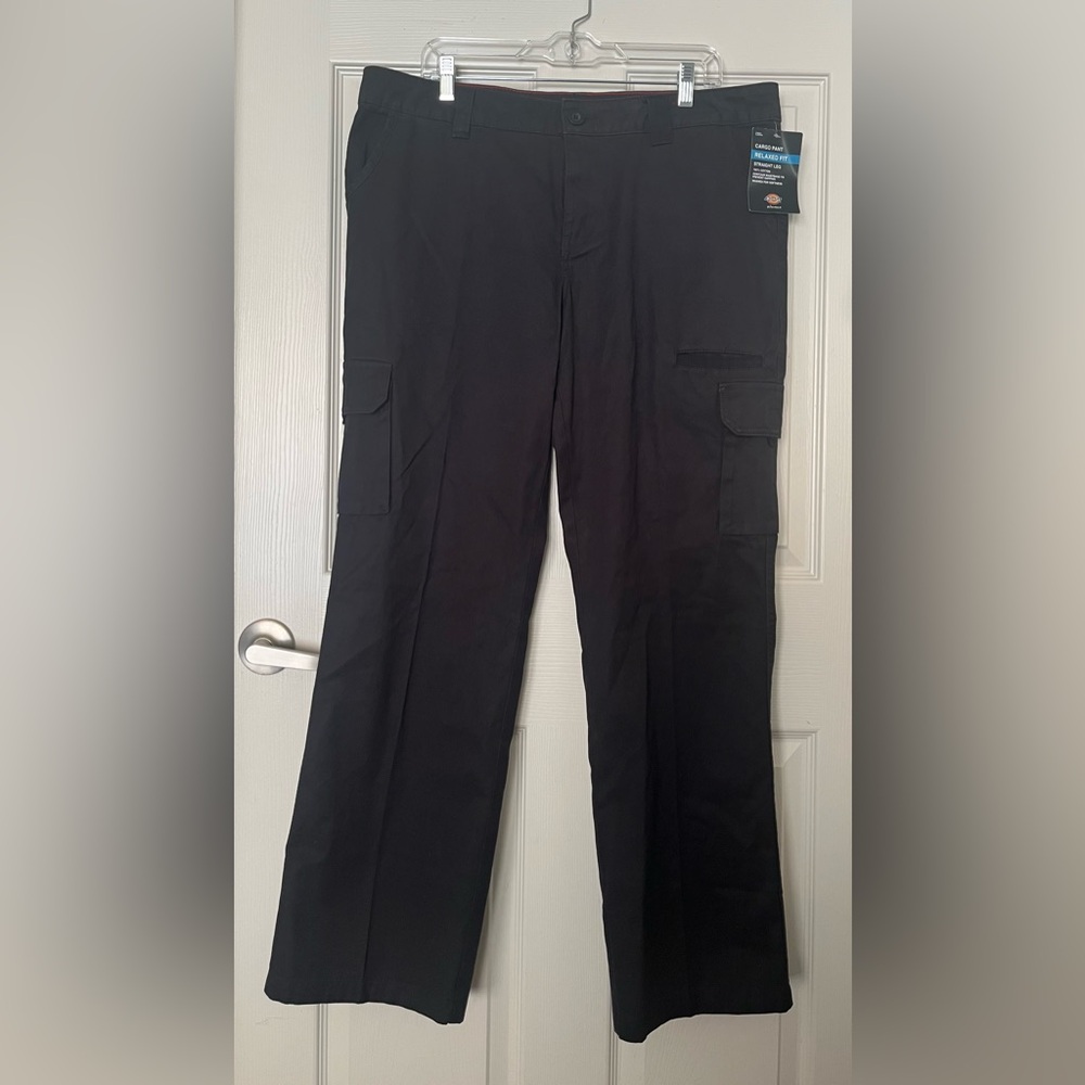 NWT Dickies black baggy fit cargo pants size 16